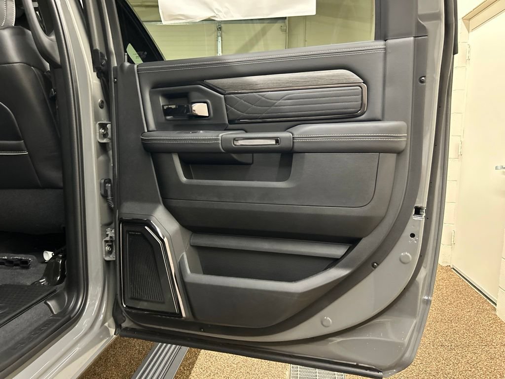 New 2026 RAM 2500 Limited AWD/4WD image 14