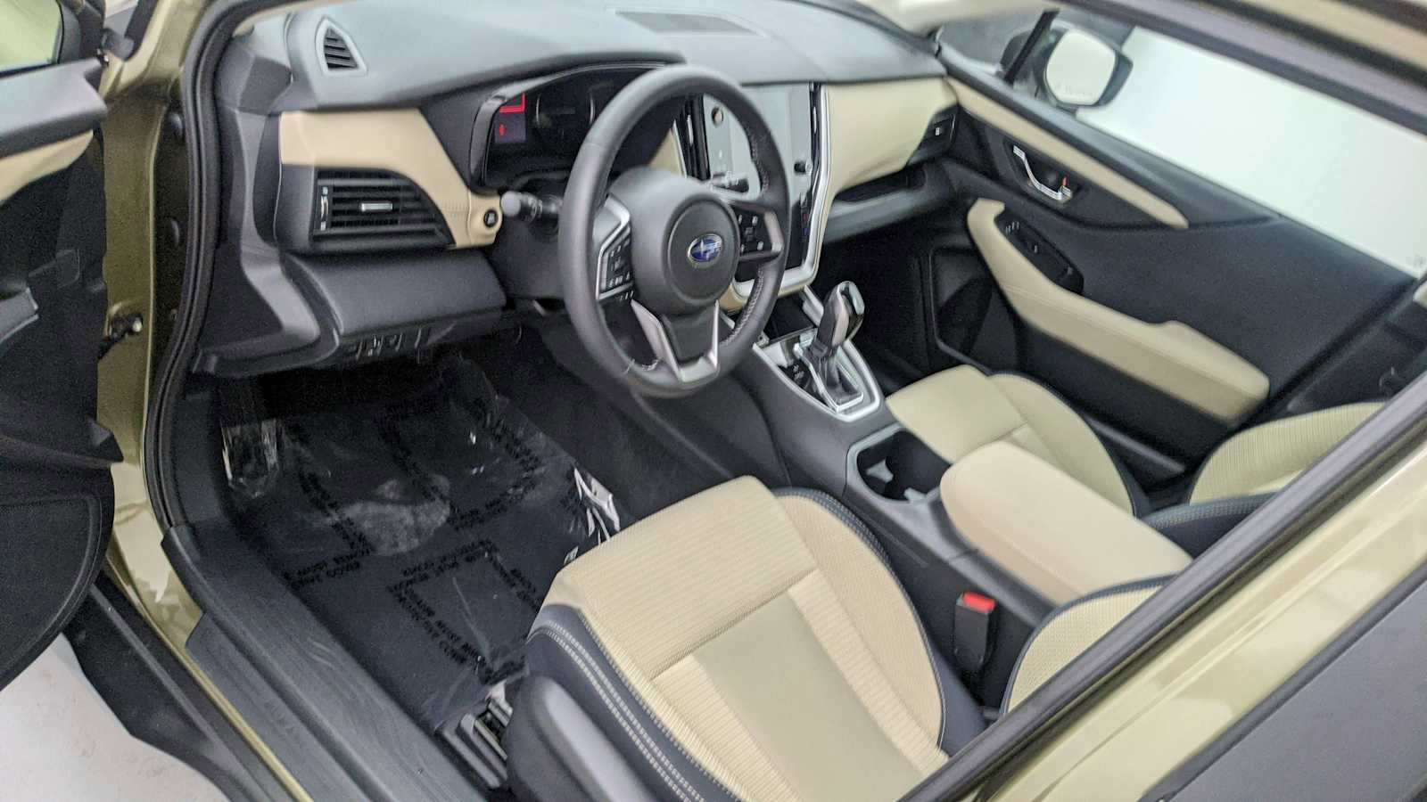 Certified 2025 Subaru Outback Premium AWD/4WD image 13