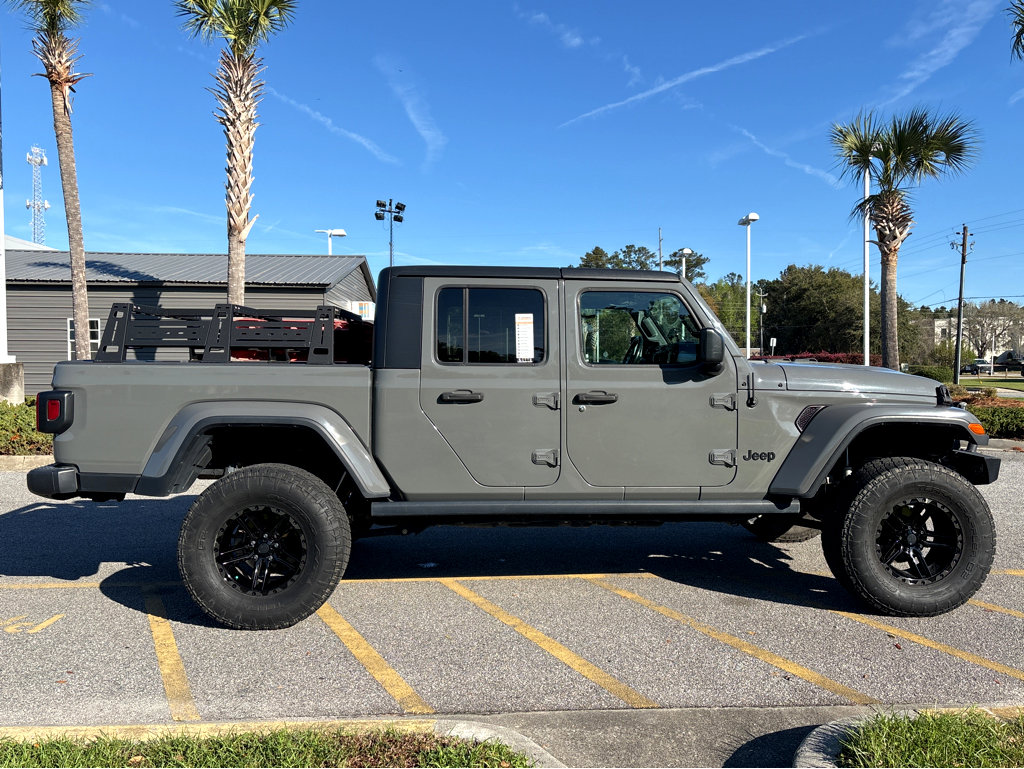 Used 2021 Jeep Gladiator Willys image 26