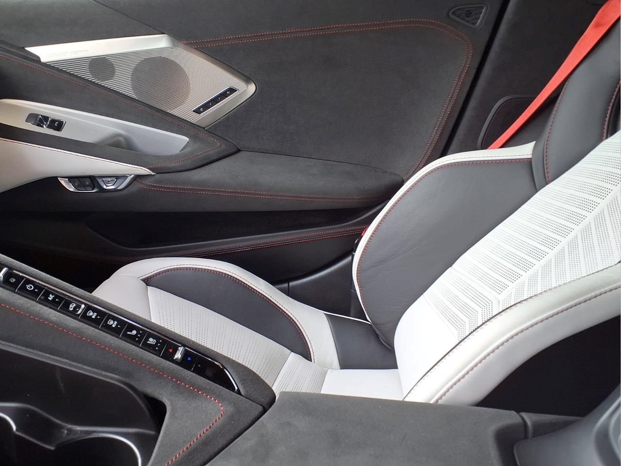 Used 2023 Chevrolet Corvette Stingray Premium Cpe w/ Z51 Performance Package RWD image 13
