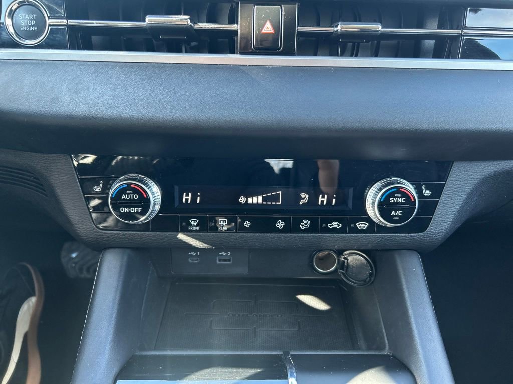 Used 2023 Mitsubishi Outlander SE Black Edition image 27