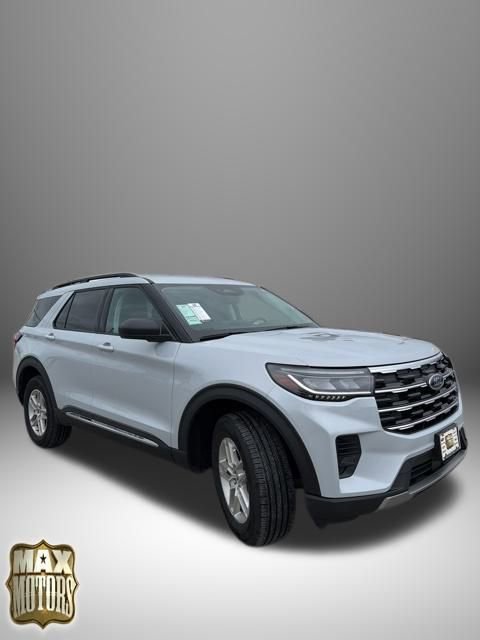Used 2025 Ford Explorer Active image 2