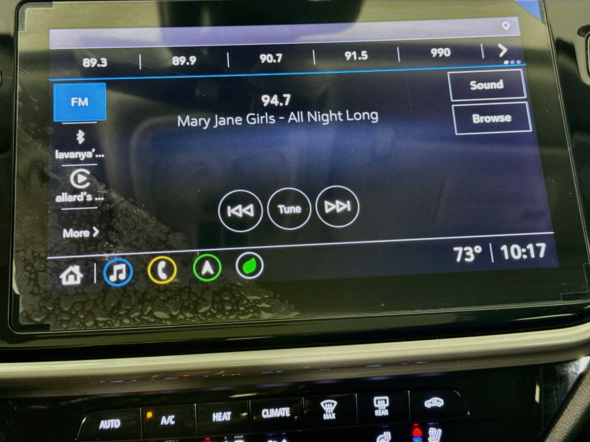 Used 2022 Chevrolet Bolt EUV Premier w/ Sun & Sound Package FWD image 17