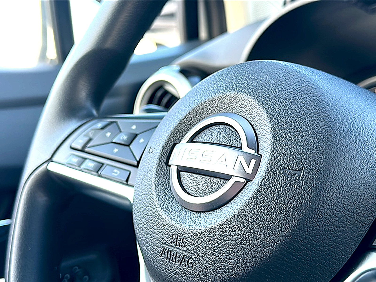 Used 2023 Nissan Versa SV image 29