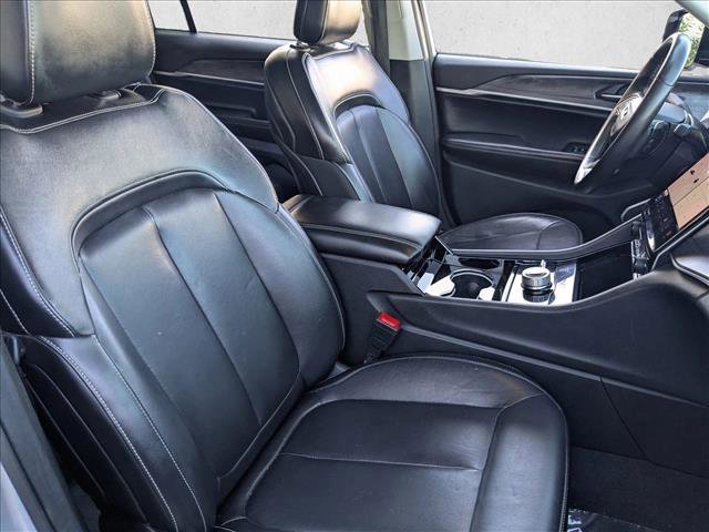 Used 2021 Jeep Grand Cherokee L Limited AWD/4WD image 24