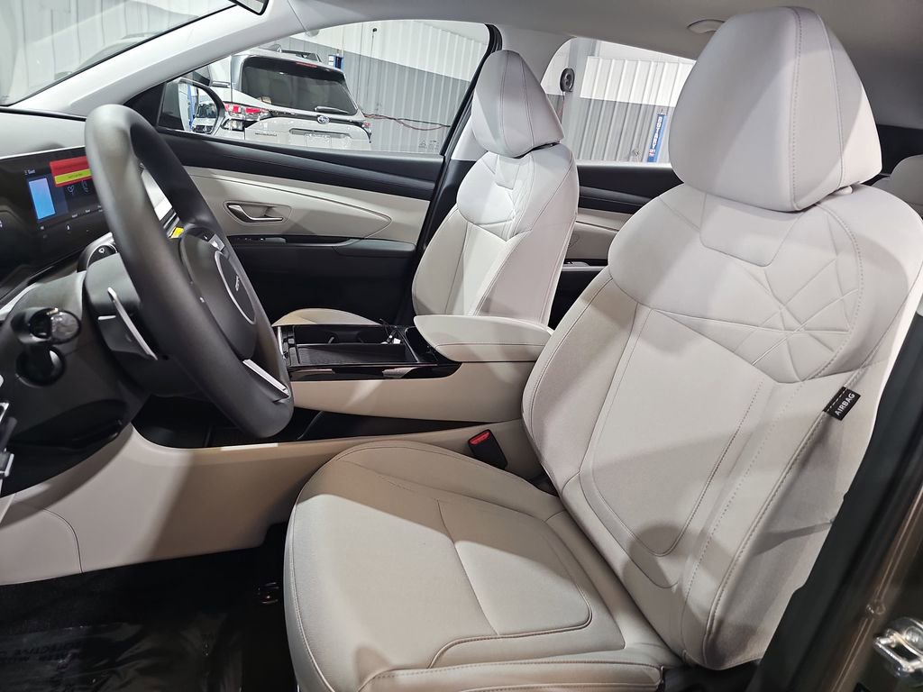 New 2026 Hyundai Tucson Blue SE image 13