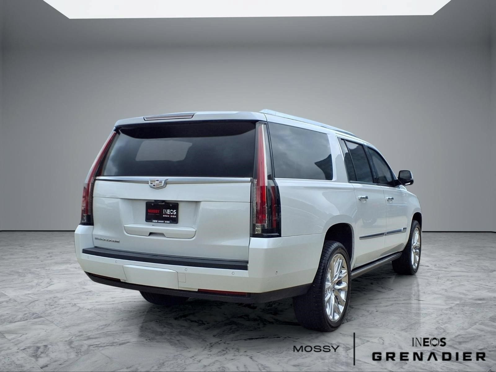 Used 2019 Cadillac Escalade ESV Premium Luxury RWD image 7