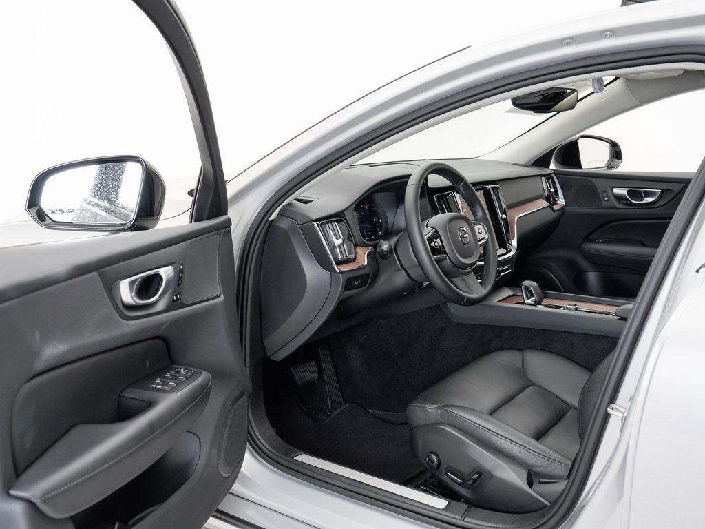 Used 2024 Volvo S60 B5 Plus image 7