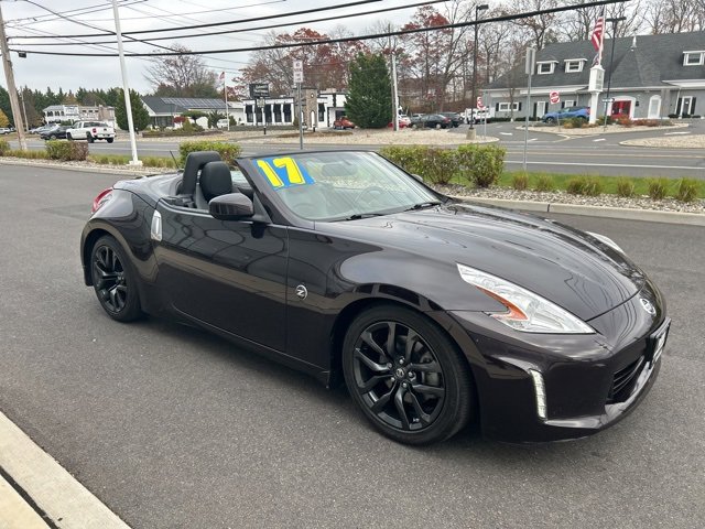 Used 2017 Nissan 370Z Touring image 29