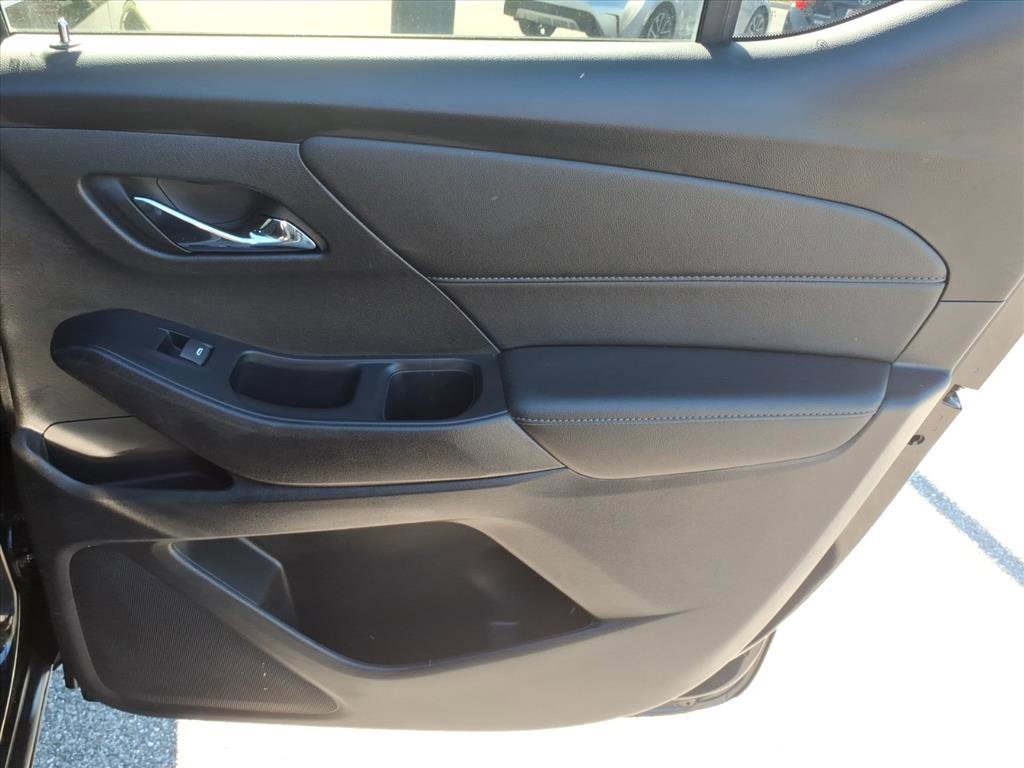 Used 2023 Chevrolet Traverse LT w/ Rear Camera Mirror Package AWD/4WD image 19