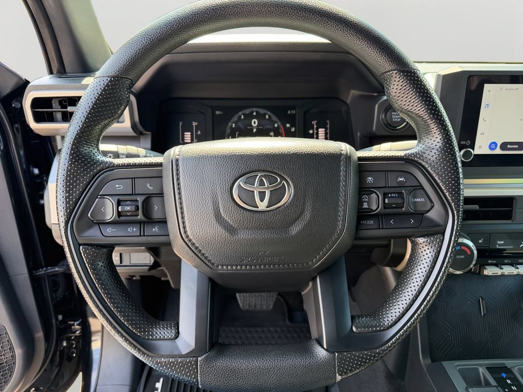 Certified 2025 Toyota Tacoma SR5 AWD/4WD image 19