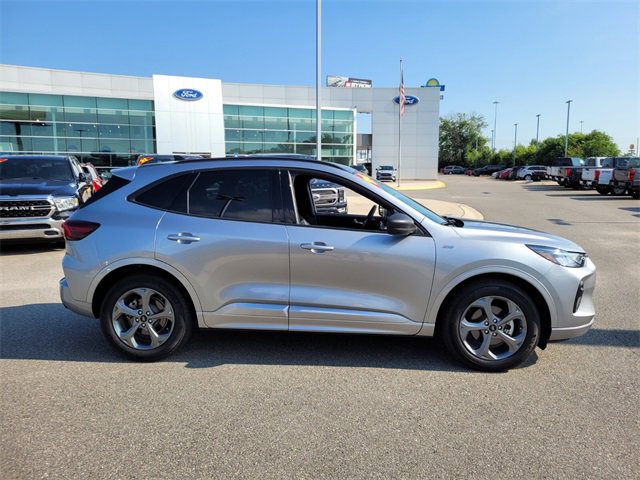 Used 2024 Ford Escape ST-Line image 12