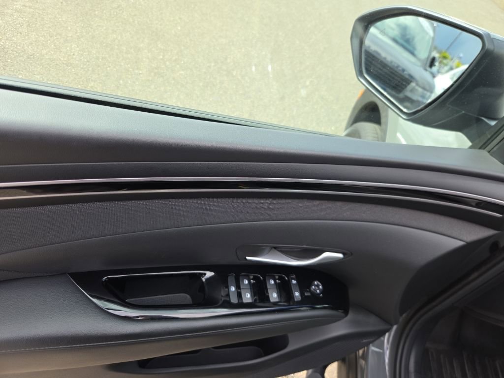 Used 2022 Hyundai Santa Cruz Limited image 11