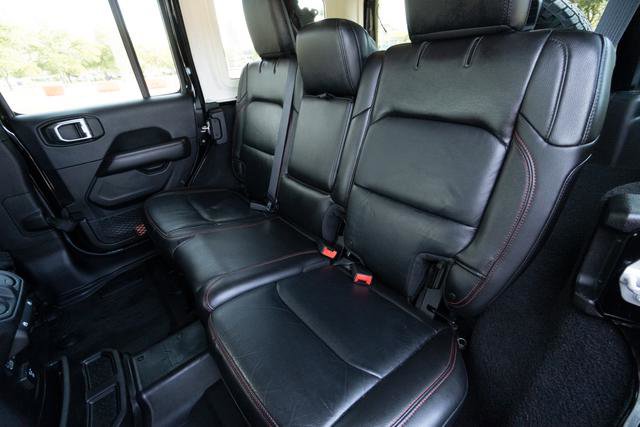 Used 2018 Jeep Wrangler Unlimited Rubicon w/ Dual Top Group image 28