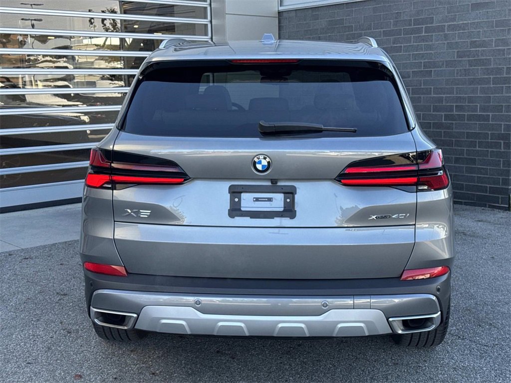 Used 2025 BMW X5 xDrive40i w/ Parking Assistance Package image 5