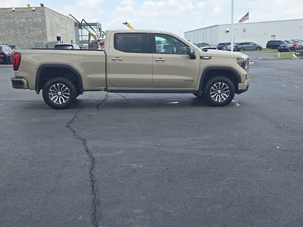 Used 2023 GMC Sierra 1500 AT4 w/ AT4 Premium Package AWD/4WD image 11