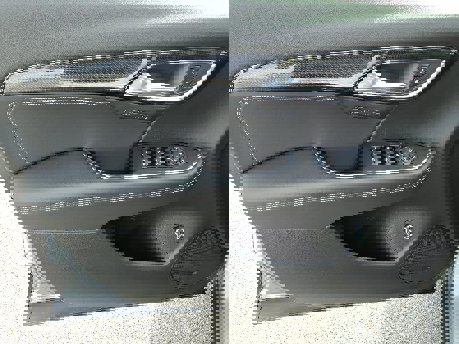 Certified 2023 Buick Envision Essence w/ Sport Touring Package image 13