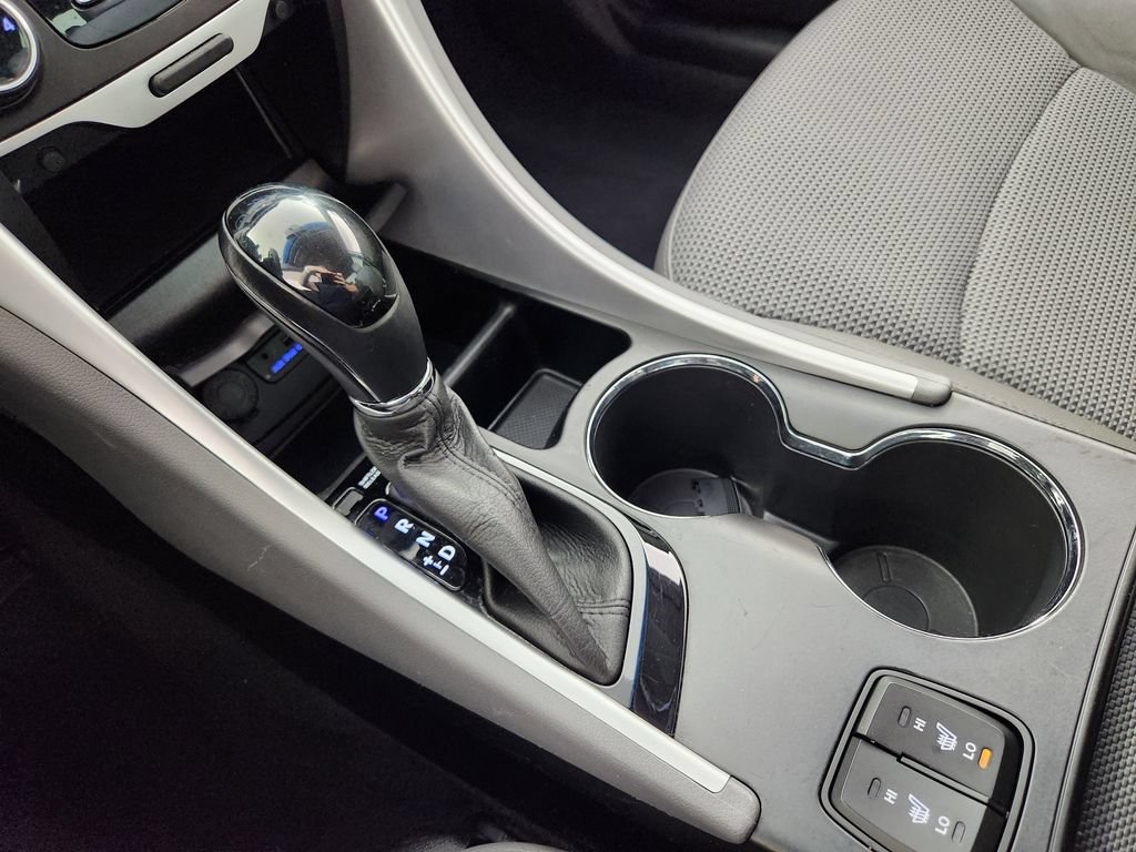 Used 2013 Hyundai Sonata SE w/ Navigation & Sunroof Pkg FWD image 25