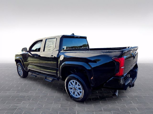 Used 2026 Toyota Tacoma SR5 AWD/4WD image 5