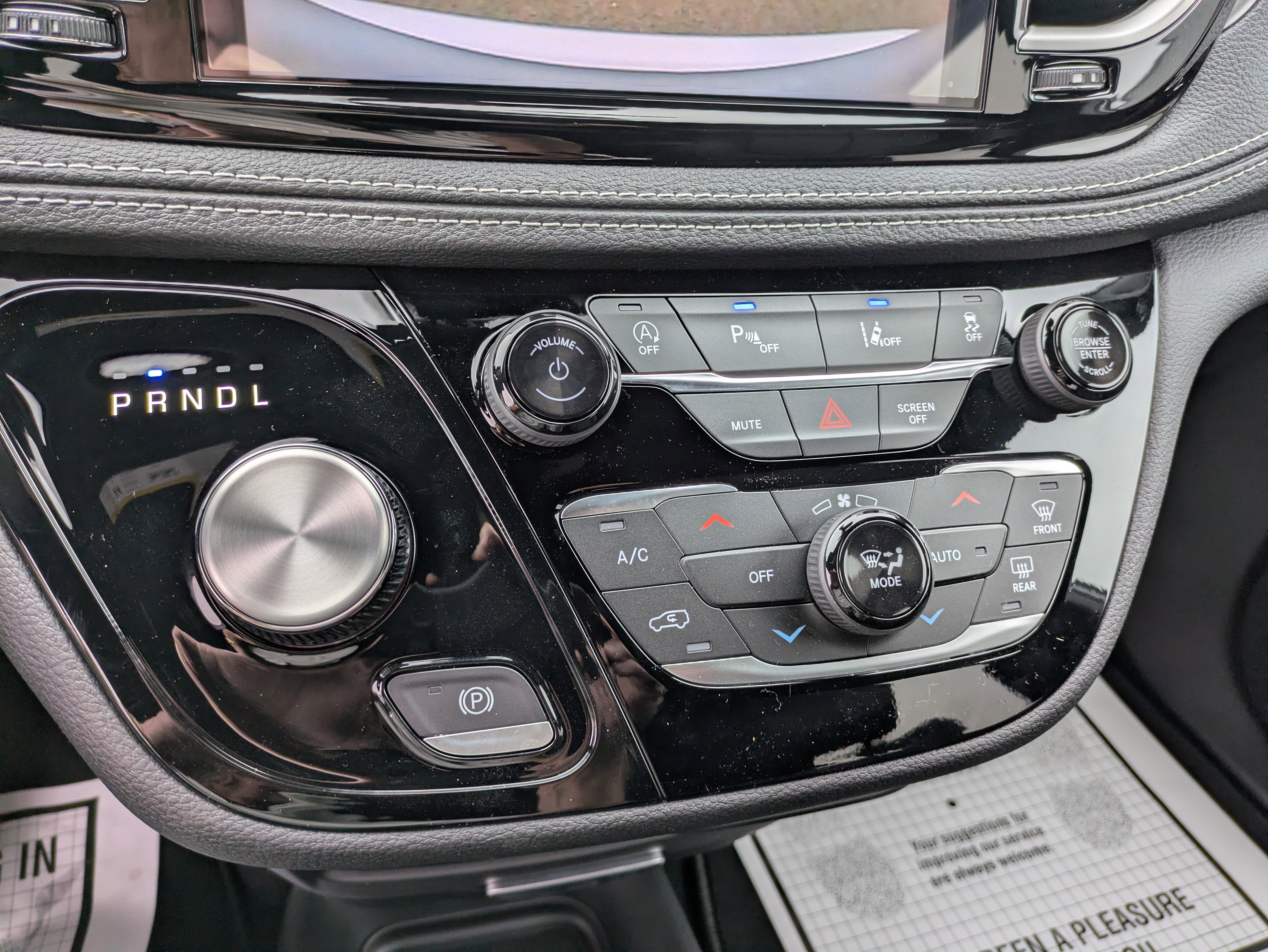 Used 2026 Chrysler Pacifica Select image 22