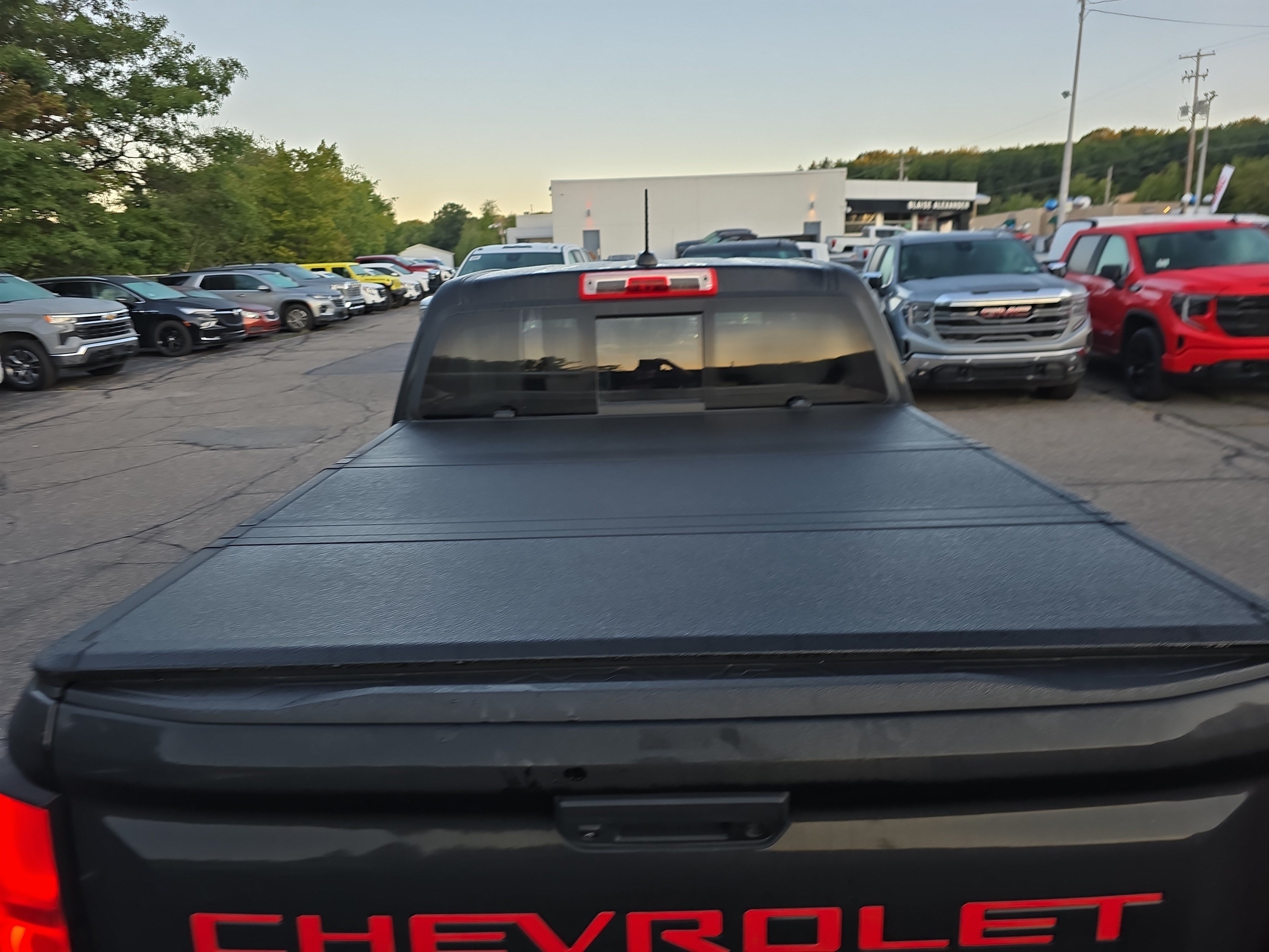 Used 2024 Chevrolet Colorado Z71 w/ Z71 Convenience Package 2 AWD/4WD image 5