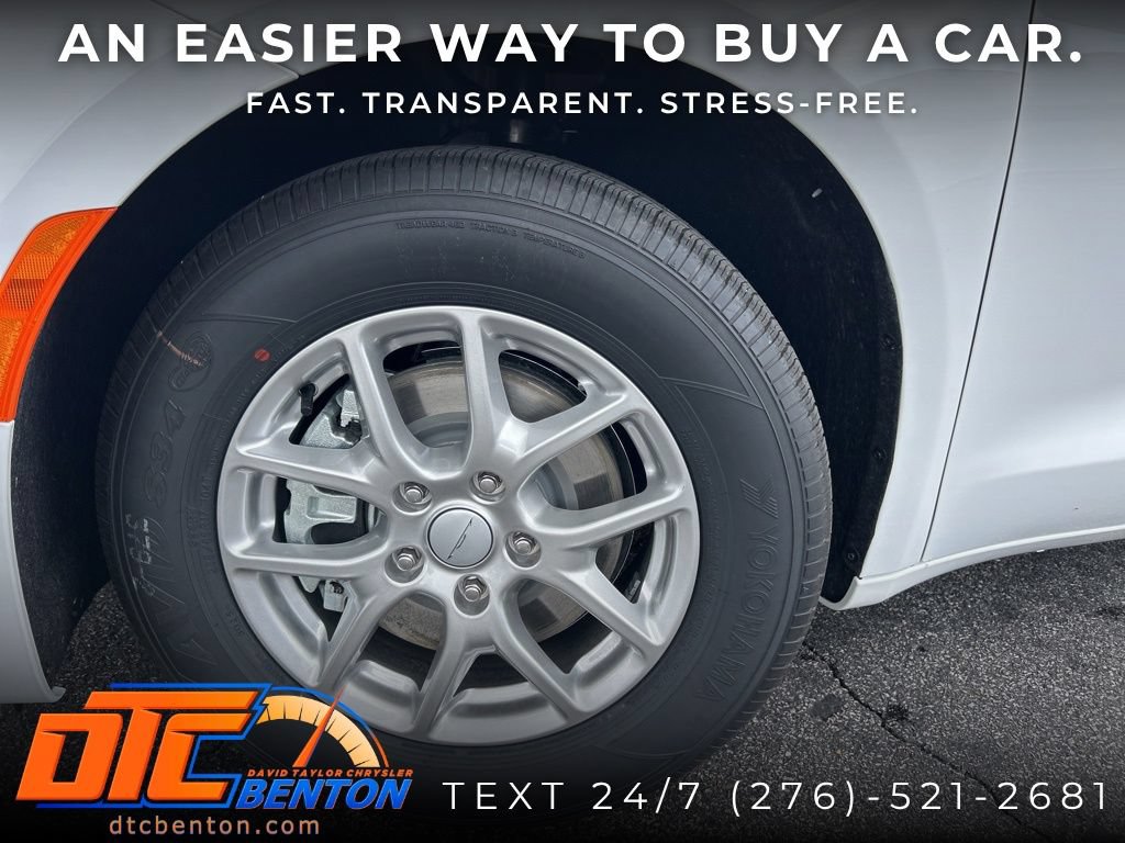 New 2027 Chrysler Pacifica Select FWD image 38