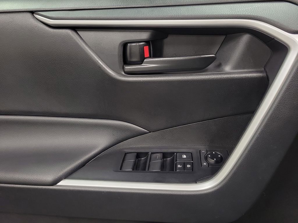 Used 2023 Toyota RAV4 LE image 19