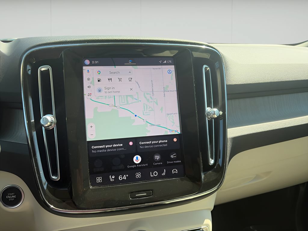 Used 2023 Volvo XC40 B4 Plus w/ Protection Package Premier FWD image 9