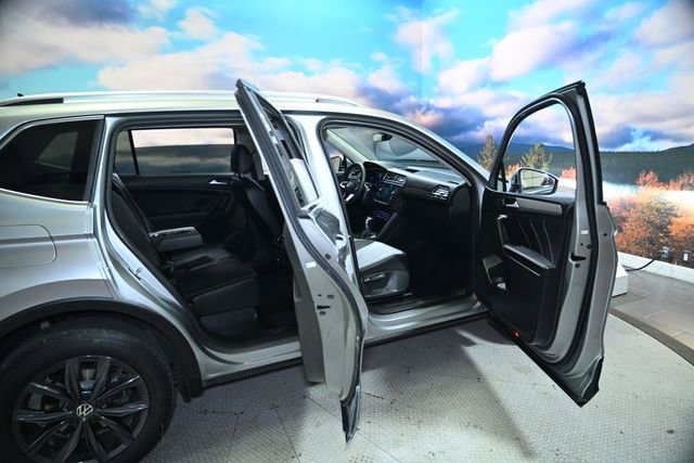 Used 2022 Volkswagen Tiguan SE image 46
