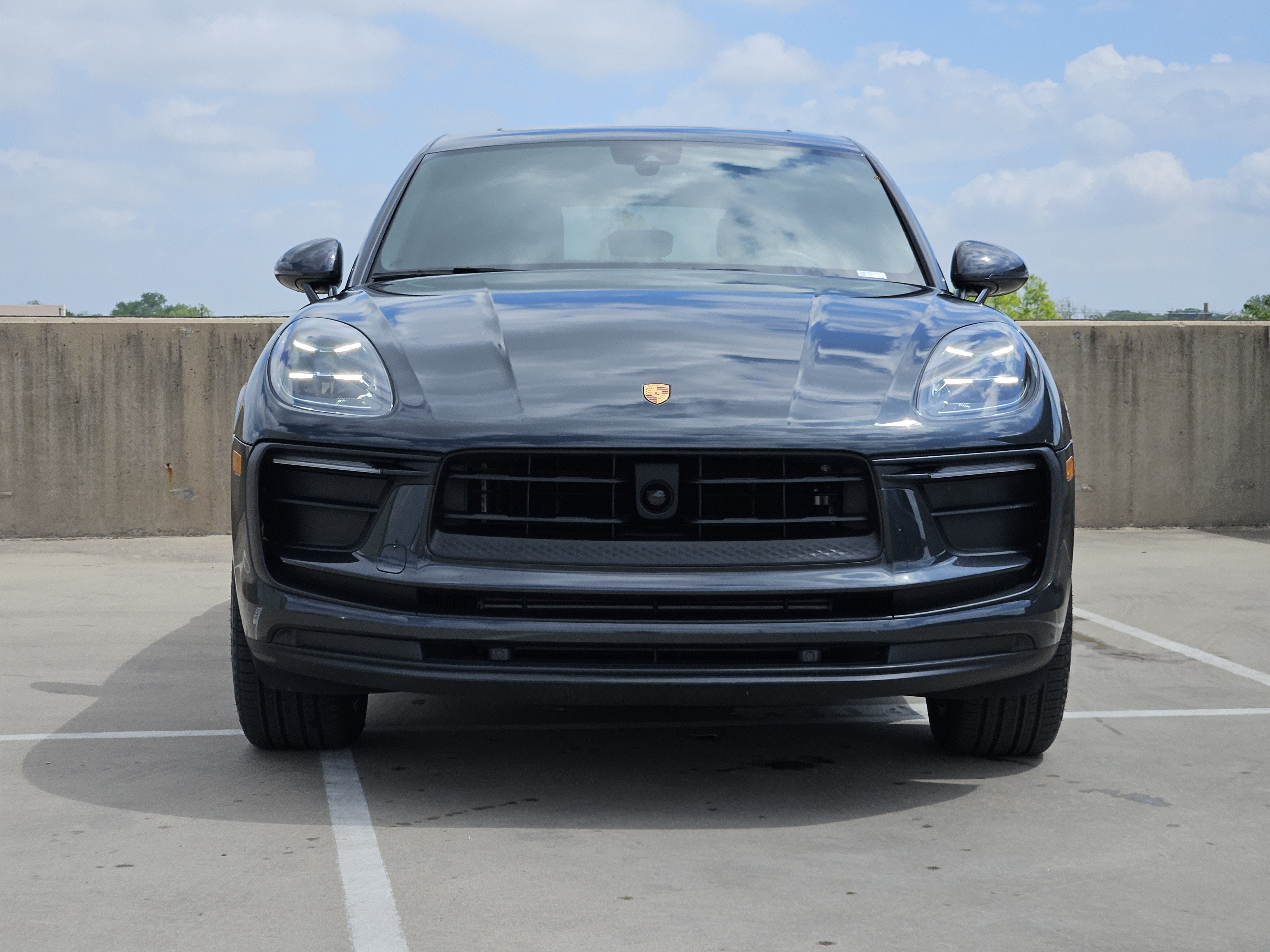 Certified 2026 Porsche Macan AWD/4WD image 11
