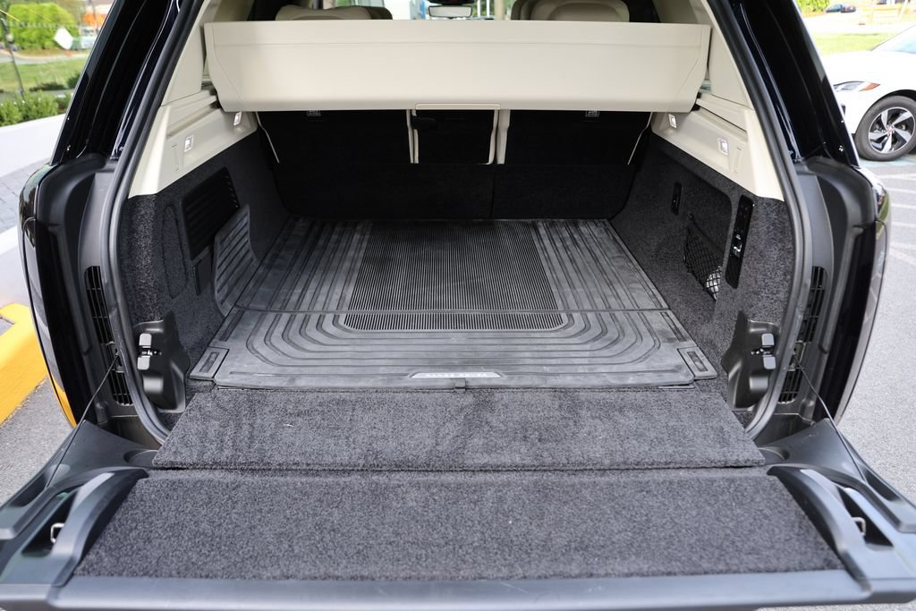 Used 2024 Land Rover Range Rover SV AWD/4WD image 13
