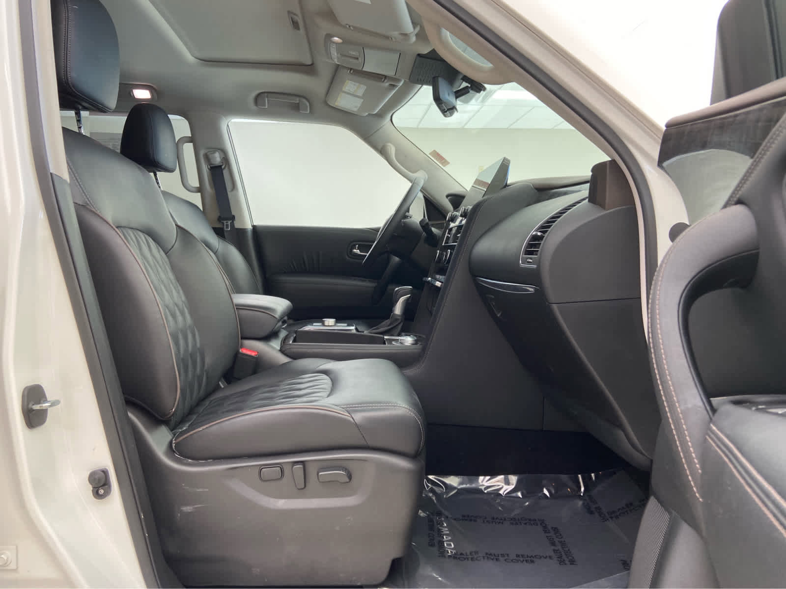 Used 2024 Nissan Armada Platinum w/ Captain's Chairs Package image 18