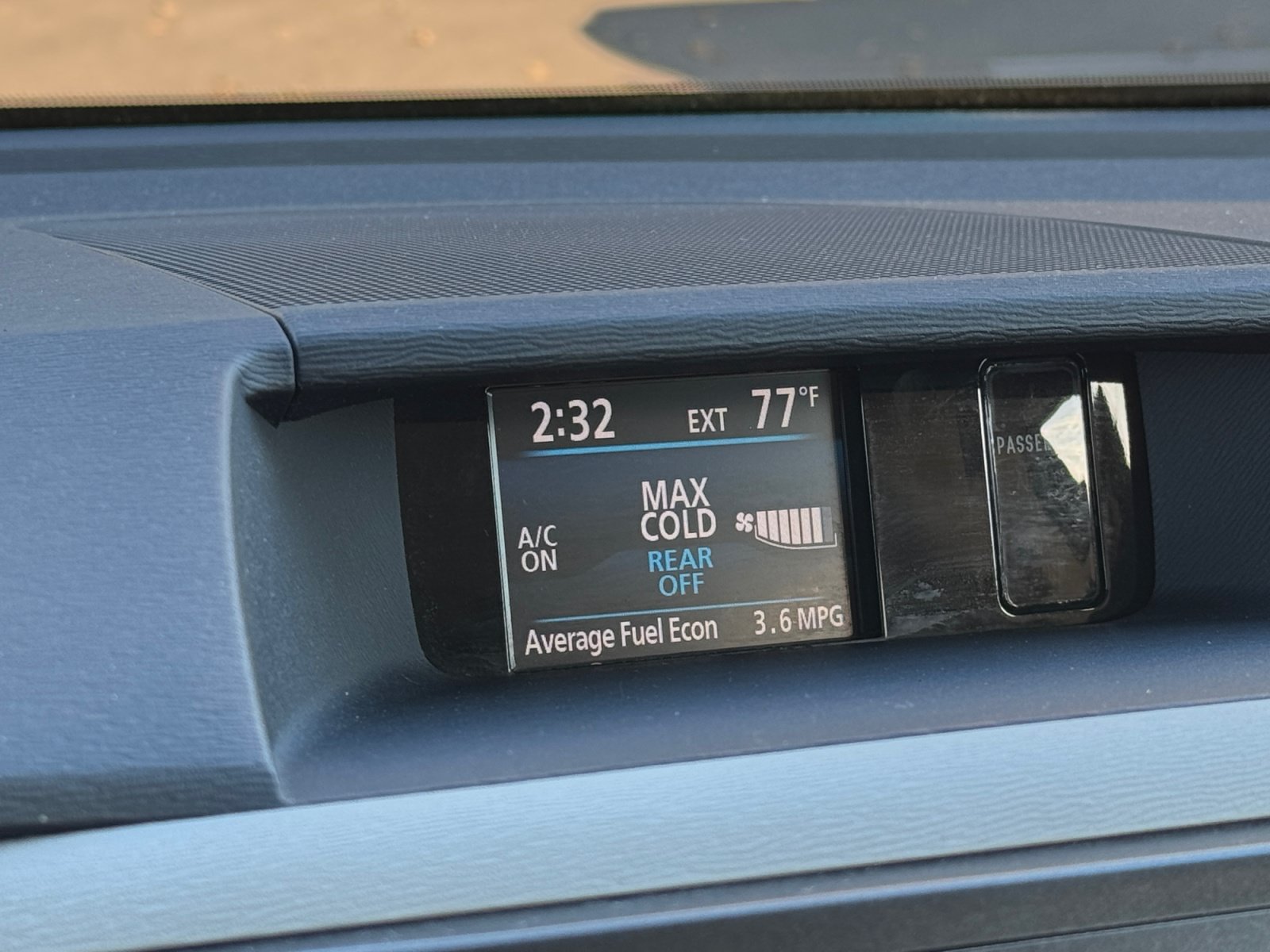 Used 2012 Toyota Sienna XLE FWD image 24
