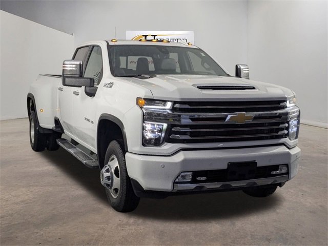 Certified 2022 Chevrolet Silverado 3500 High Country w/ Snow Plow Prep/Camper Package image 2