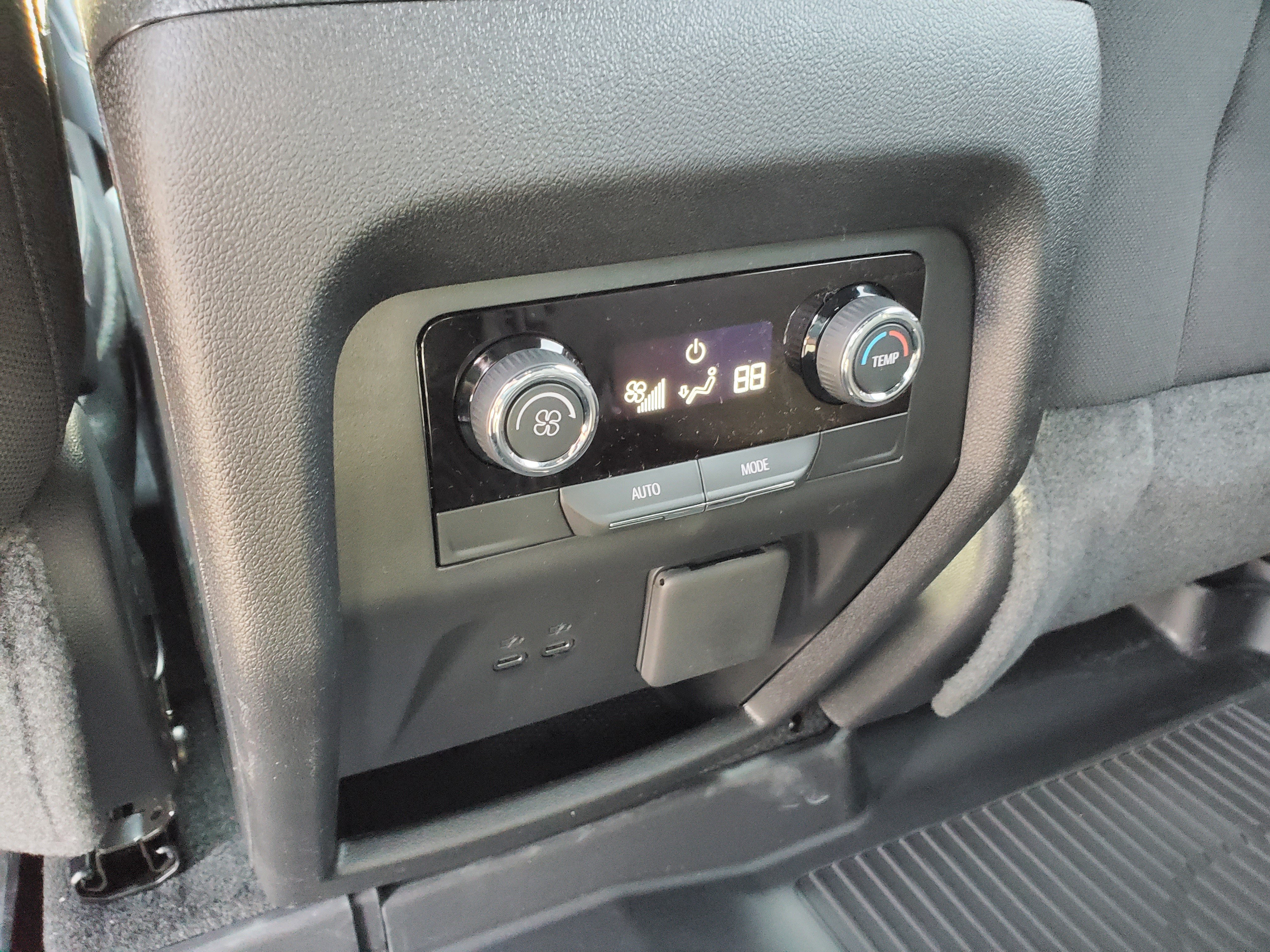 New 2026 Chevrolet Traverse LT w/ Sun and Wheel Package image 27