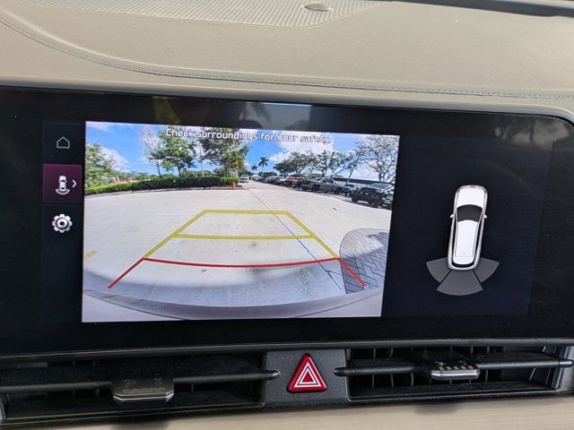 Used 2023 Kia Sportage EX image 5