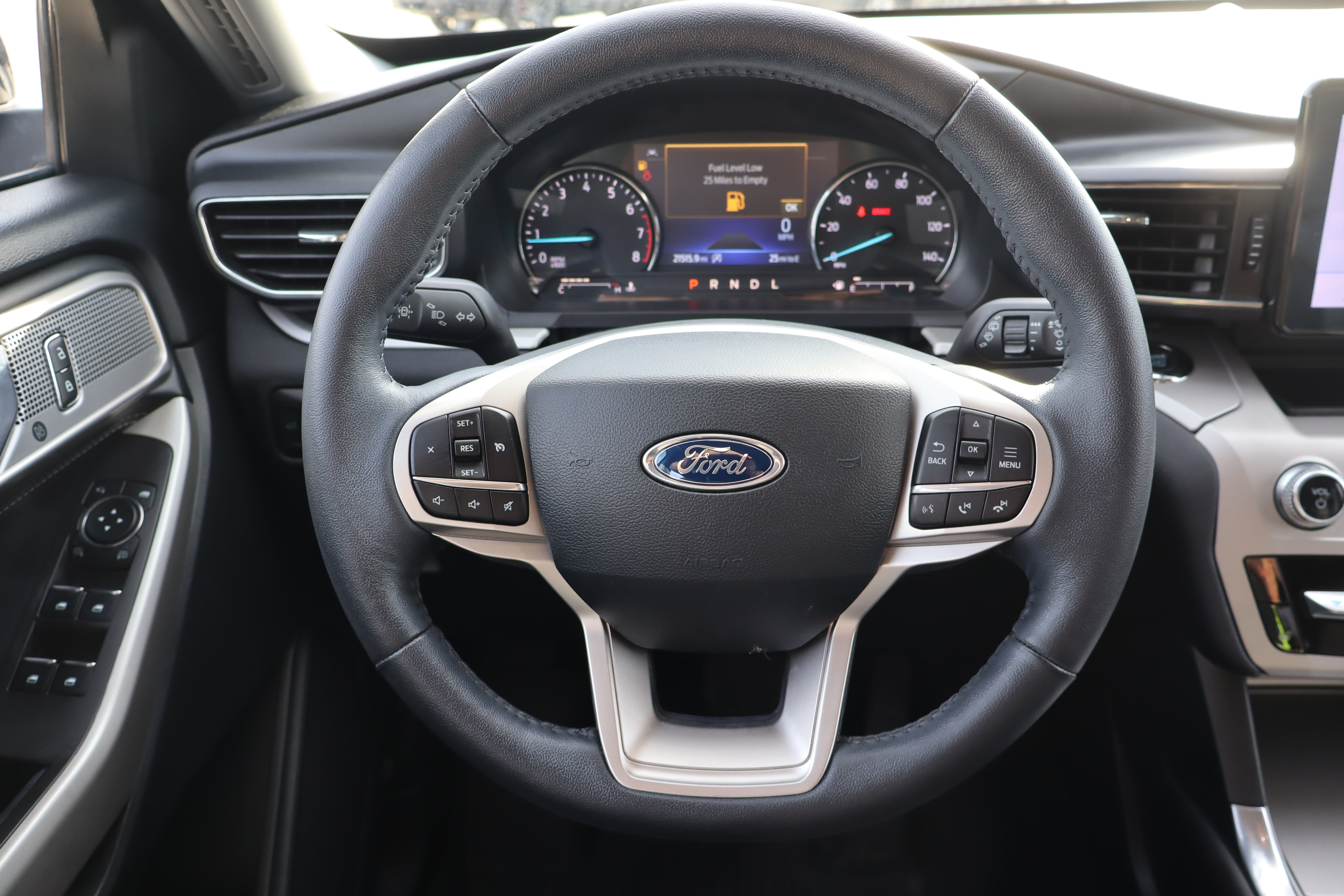Used 2024 Ford Explorer XLT w/ Equipment Group 202A AWD/4WD image 17