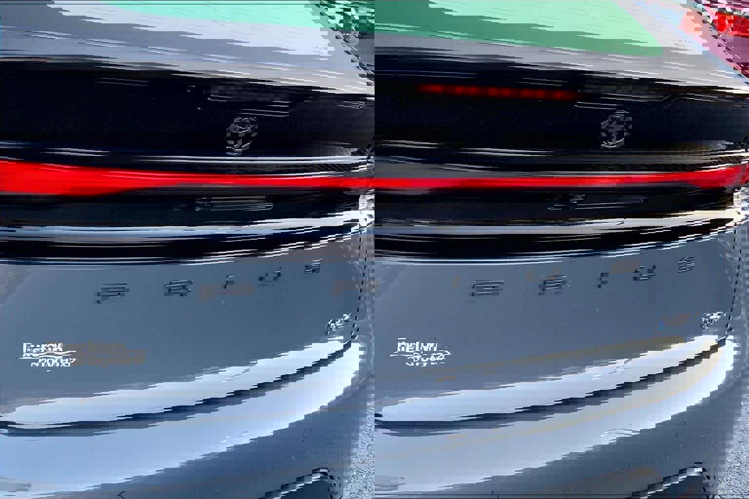 Used 2025 Toyota Prius LE FWD image 30