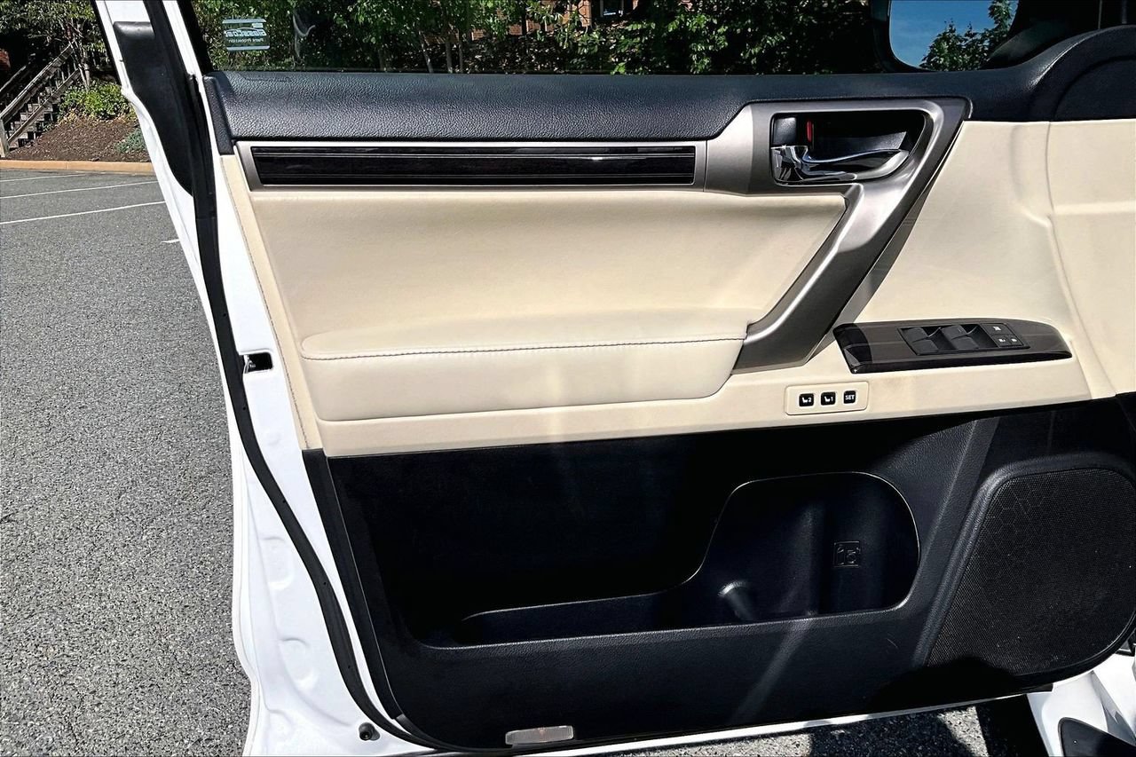 Used 2020 Lexus GX 460 Premium AWD/4WD image 28