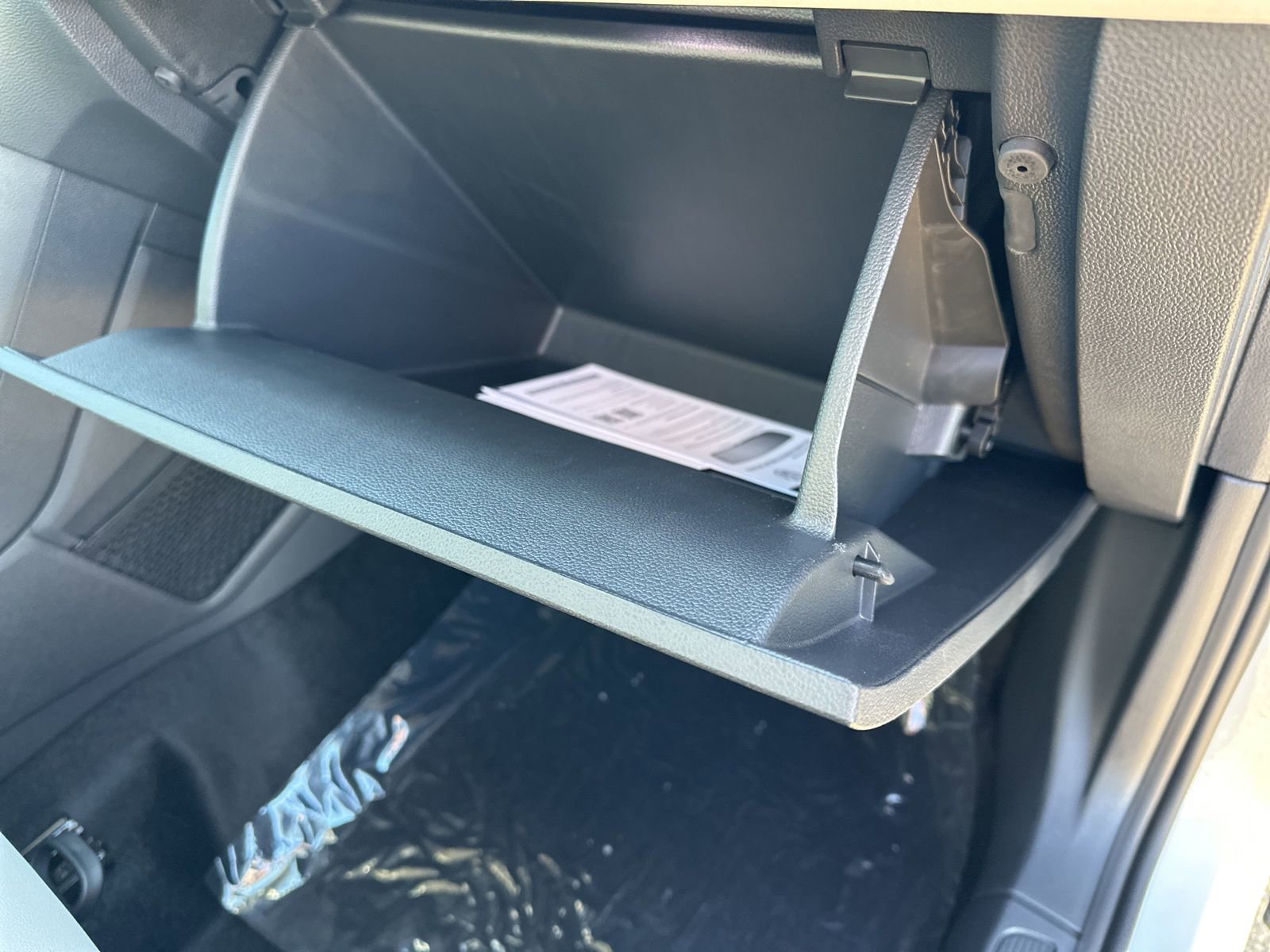 New 2026 Volkswagen Taos SE image 28