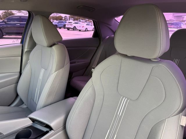 Used 2023 Hyundai Elantra SEL image 10