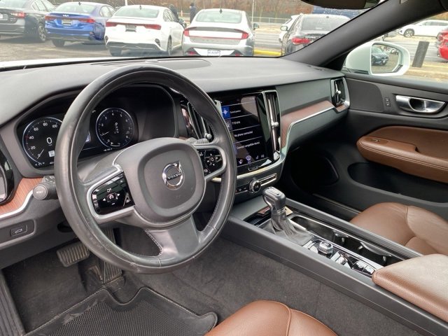 Used 2021 Volvo V60 T5 Cross Country w/ Climate Package image 15
