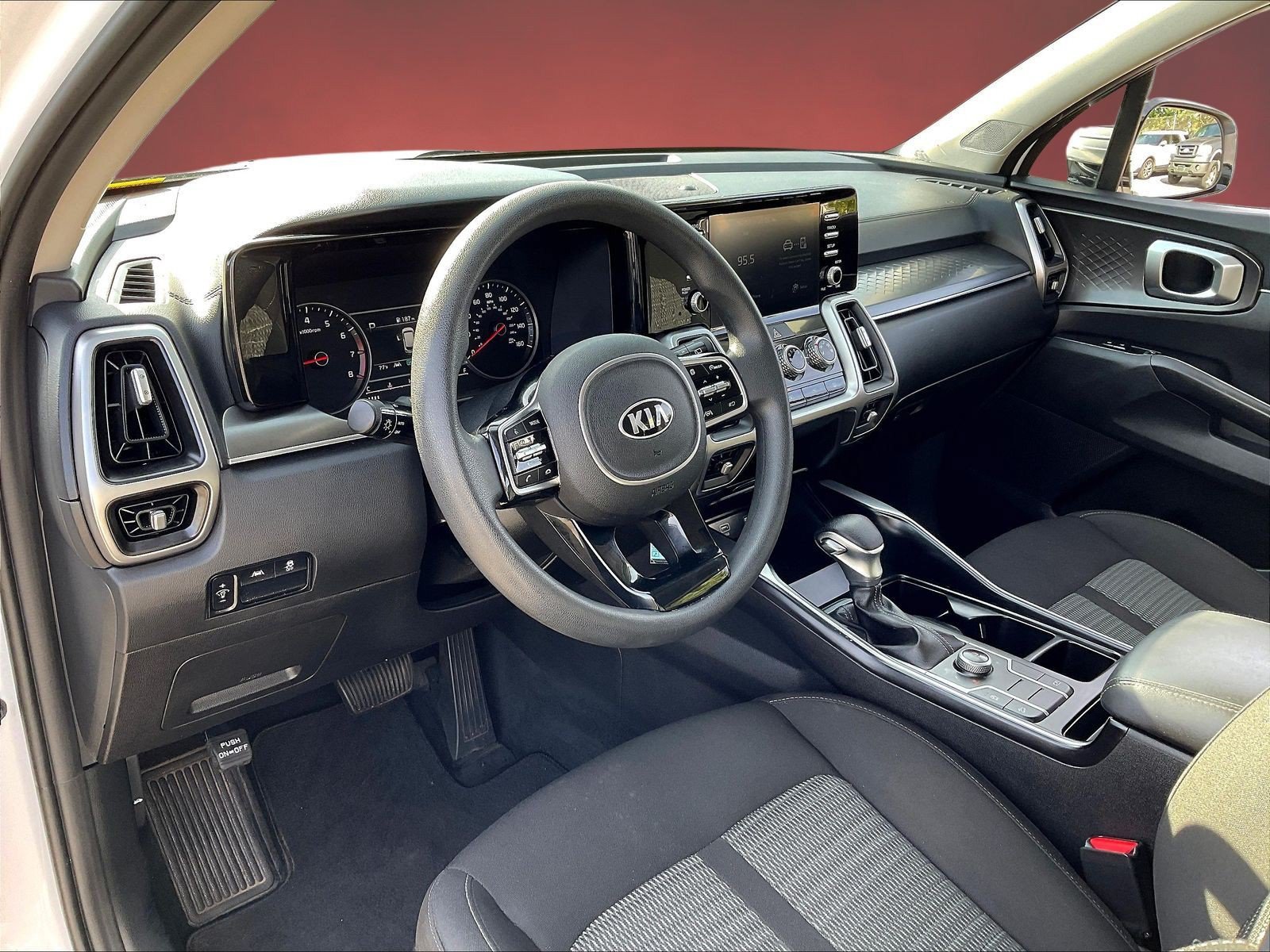 Used 2021 Kia Sorento LX AWD/4WD image 17