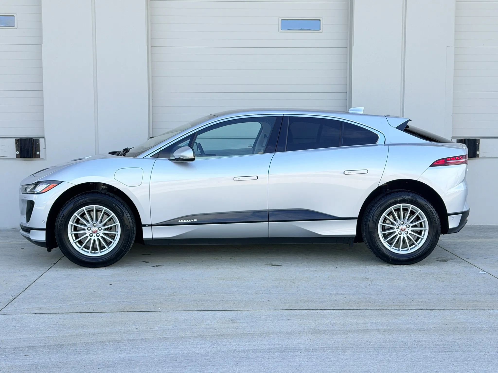 Used 2020 Jaguar I-PACE S image 2