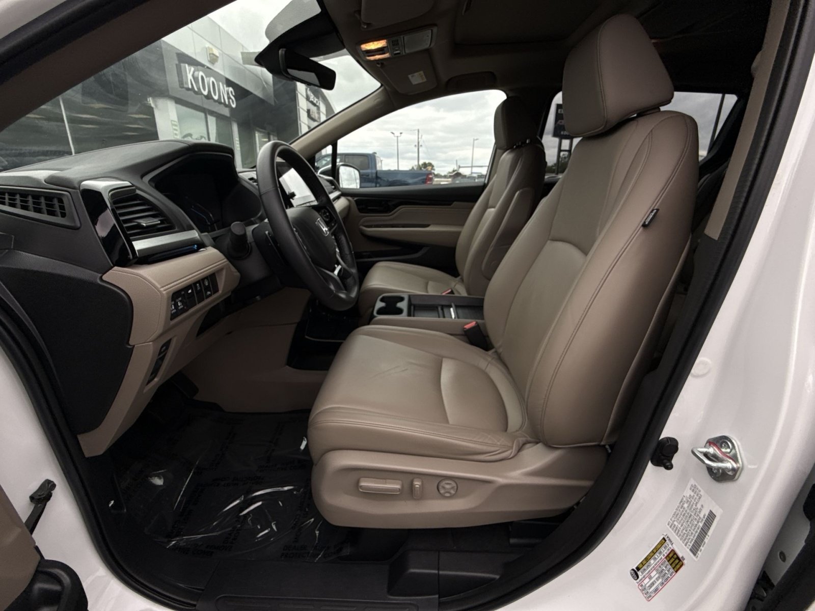 Used 2023 Honda Odyssey Touring image 13