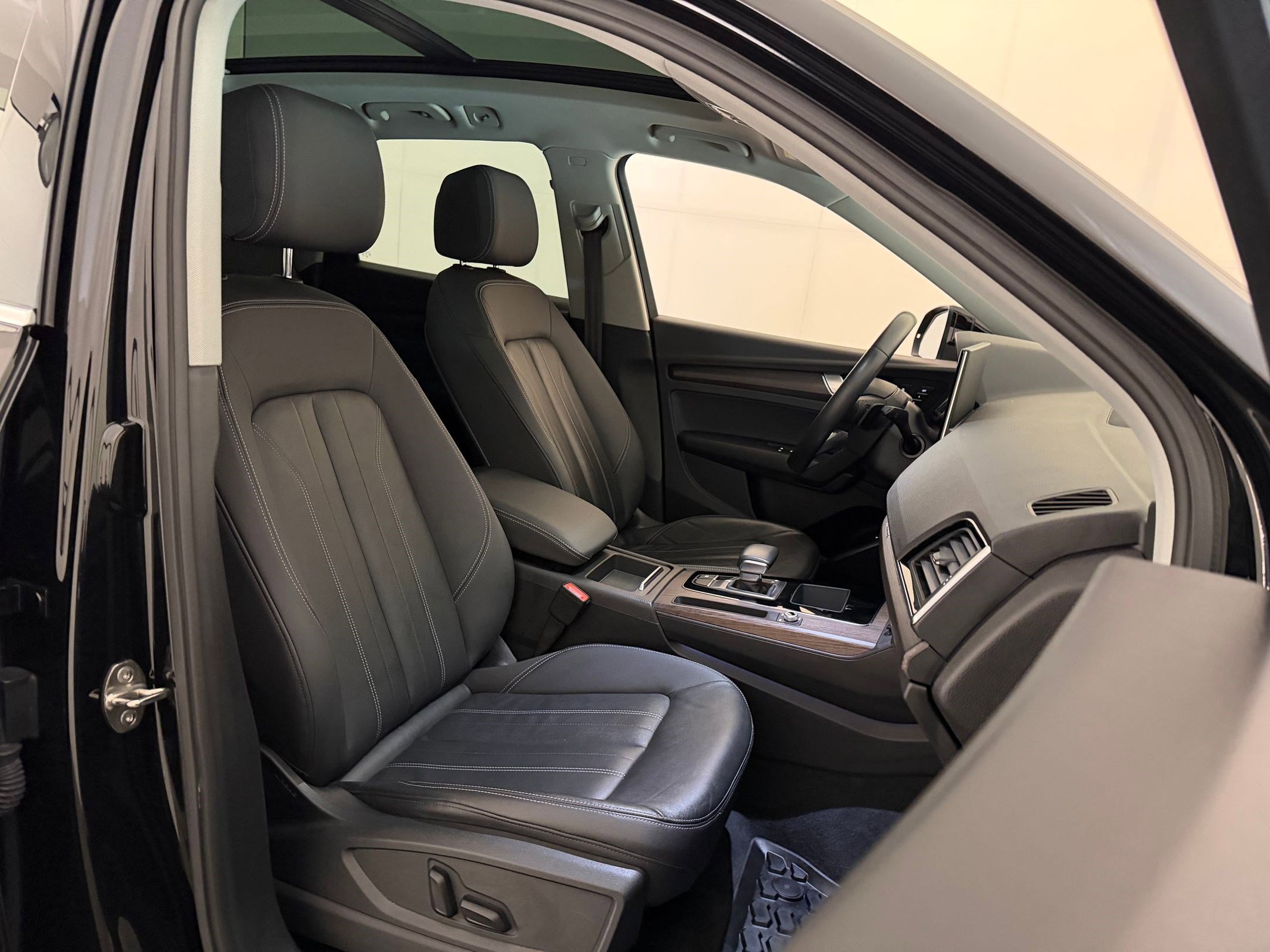 Certified 2021 Audi Q5 2.0T Premium w/ Convenience Package AWD/4WD image 32
