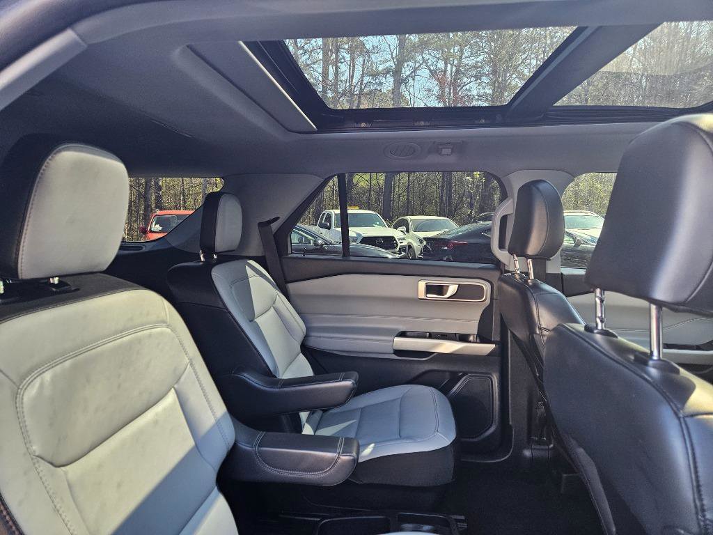 Used 2021 Ford Explorer XLT w/ Equipment Group 202A image 30