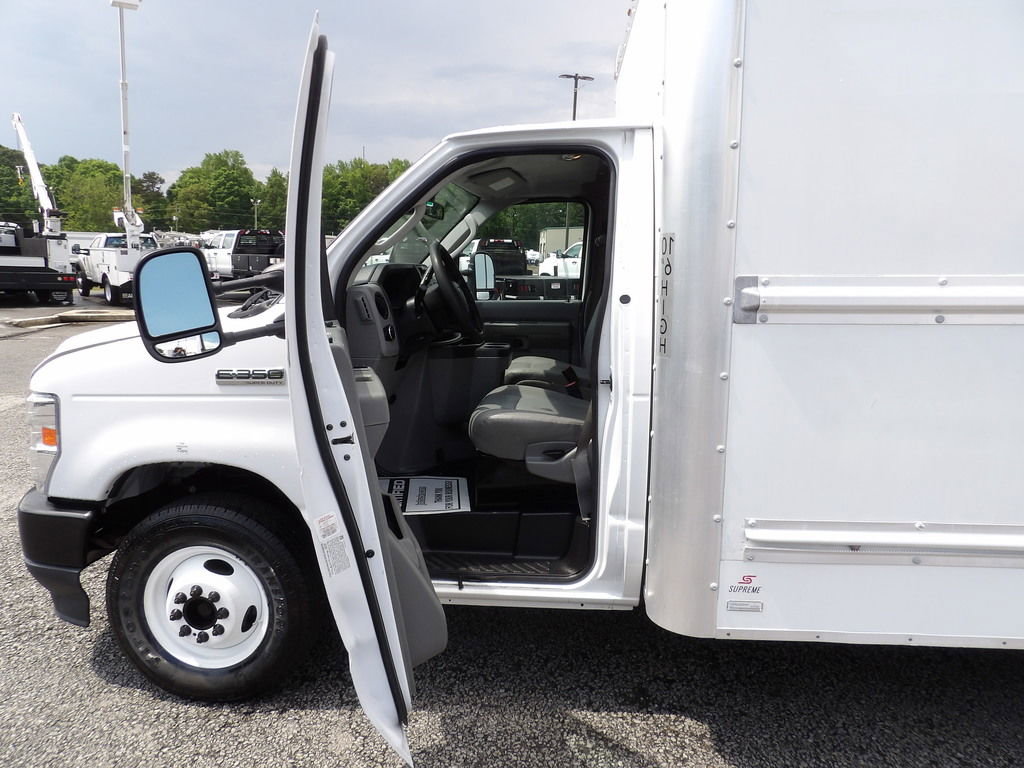 Used 2021 Ford E-350 and Econoline 350 Super Duty RWD image 13
