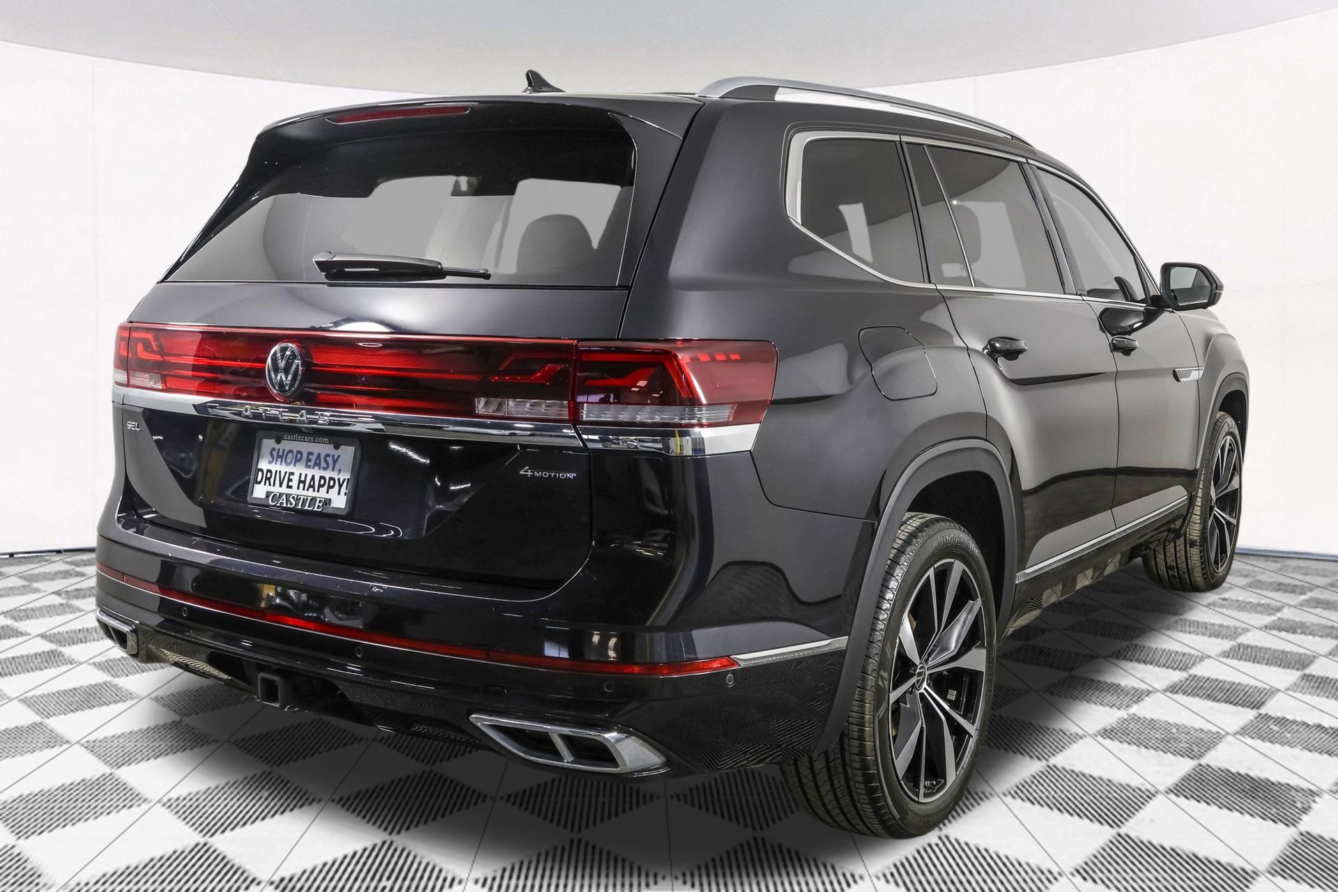 Used 2024 Volkswagen Atlas SEL Premium R-Line image 19