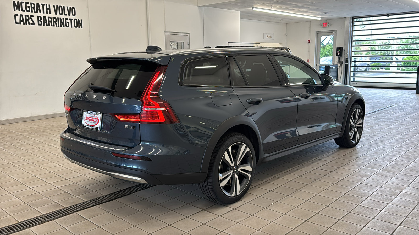 New 2026 Volvo V60 B5 Cross Country Plus w/ Protection Package Premier AWD/4WD image 5